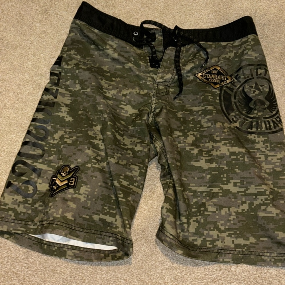Affliction board shorts camo 32 great condition